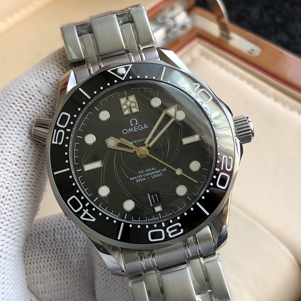 オメガ時計背面デザイン